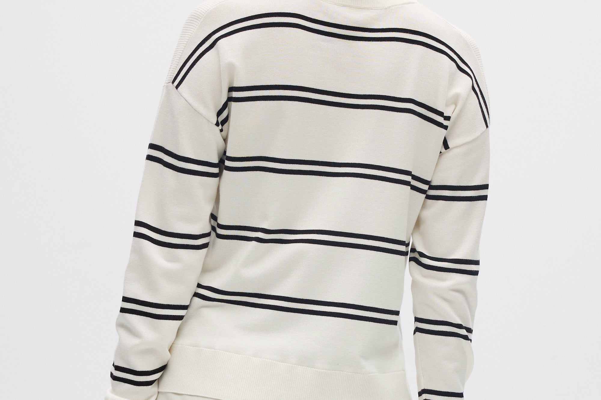 Off White V-neck Sweater Top Combo back