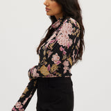 Blush Gold Fitted turtleneck in vintage floral side