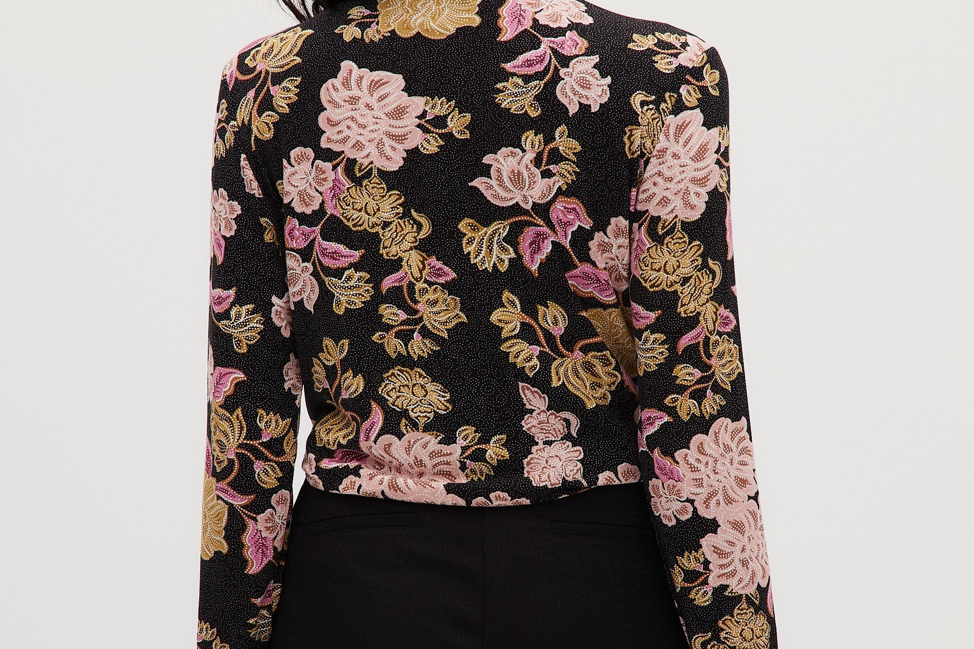 Blush Gold Fitted turtleneck in vintage floral back