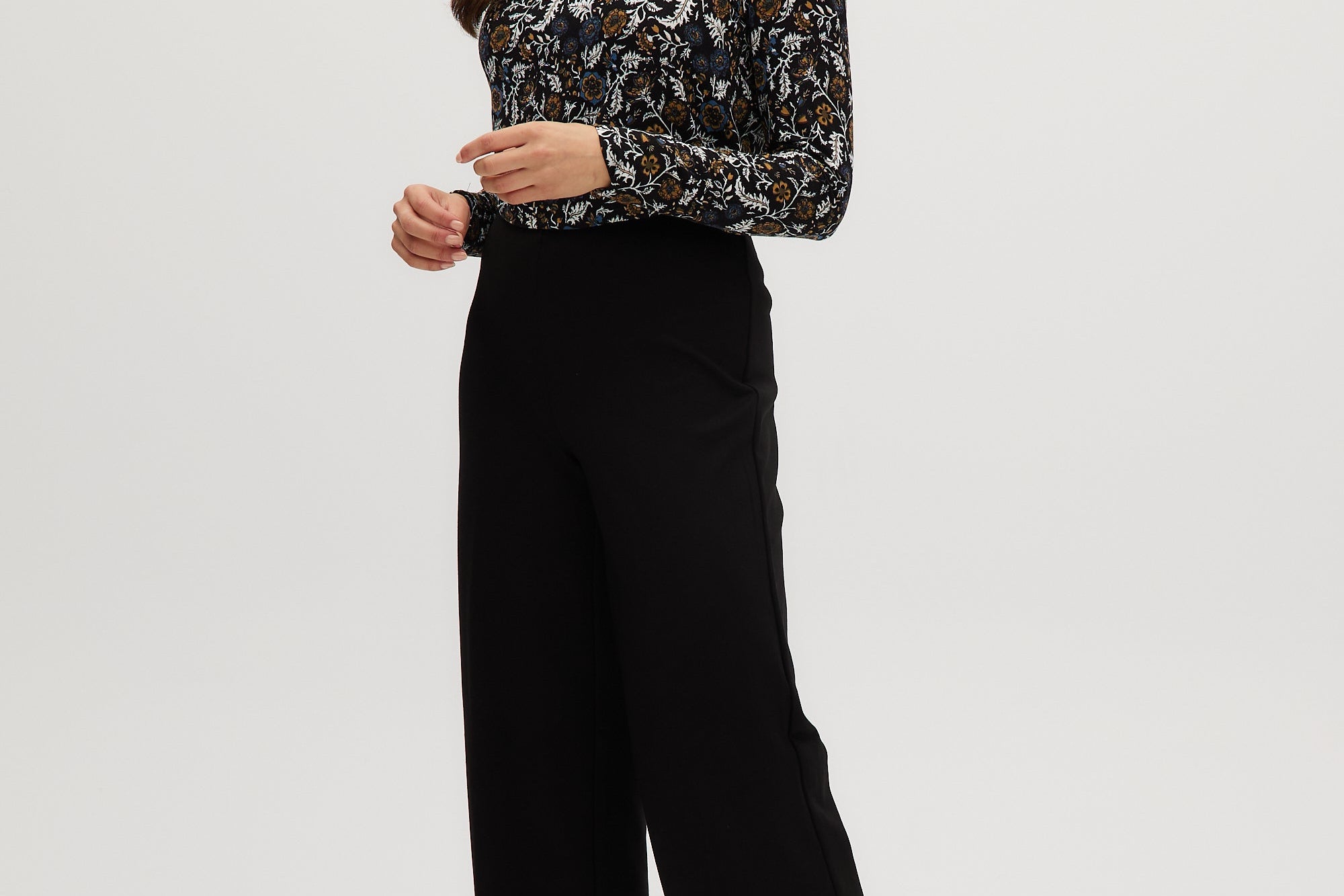Blue Mustard Fitted turtleneck in vintage floral full body