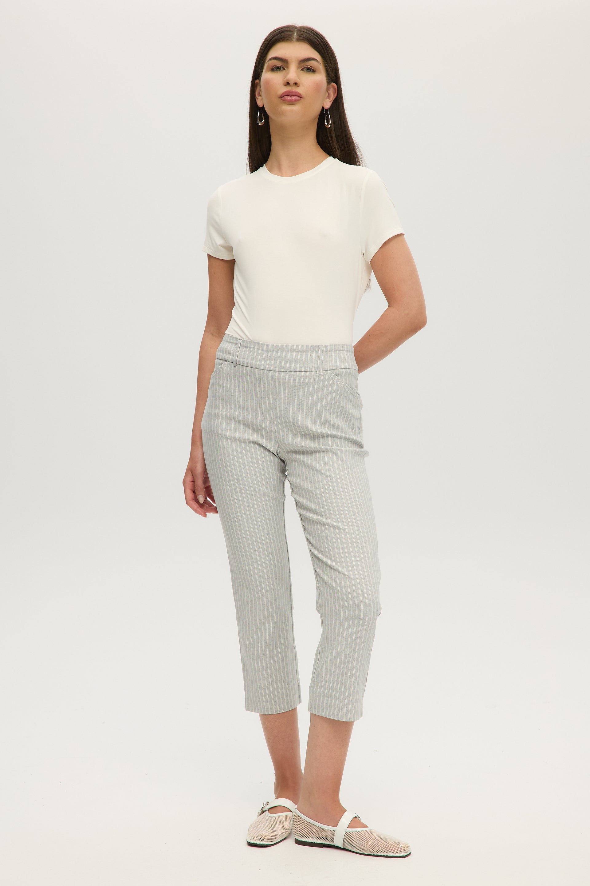 GREY SUPER STRETCH PULL-ON CAPRI – Hilary Radley