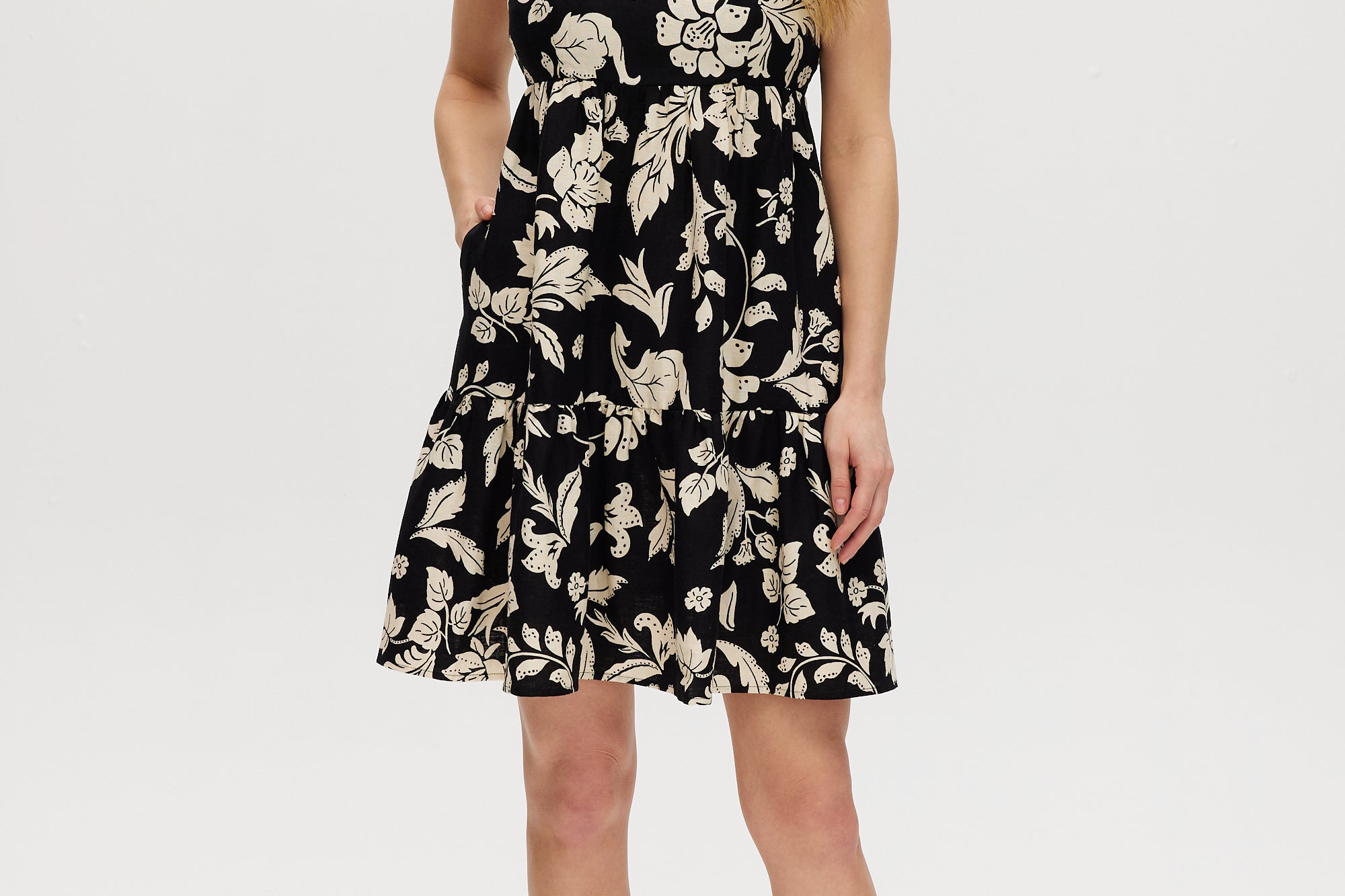 Black Printed Linen Blend Tired Midi Dress XS Black Printed Linen Blend Tired Midi Dress XS