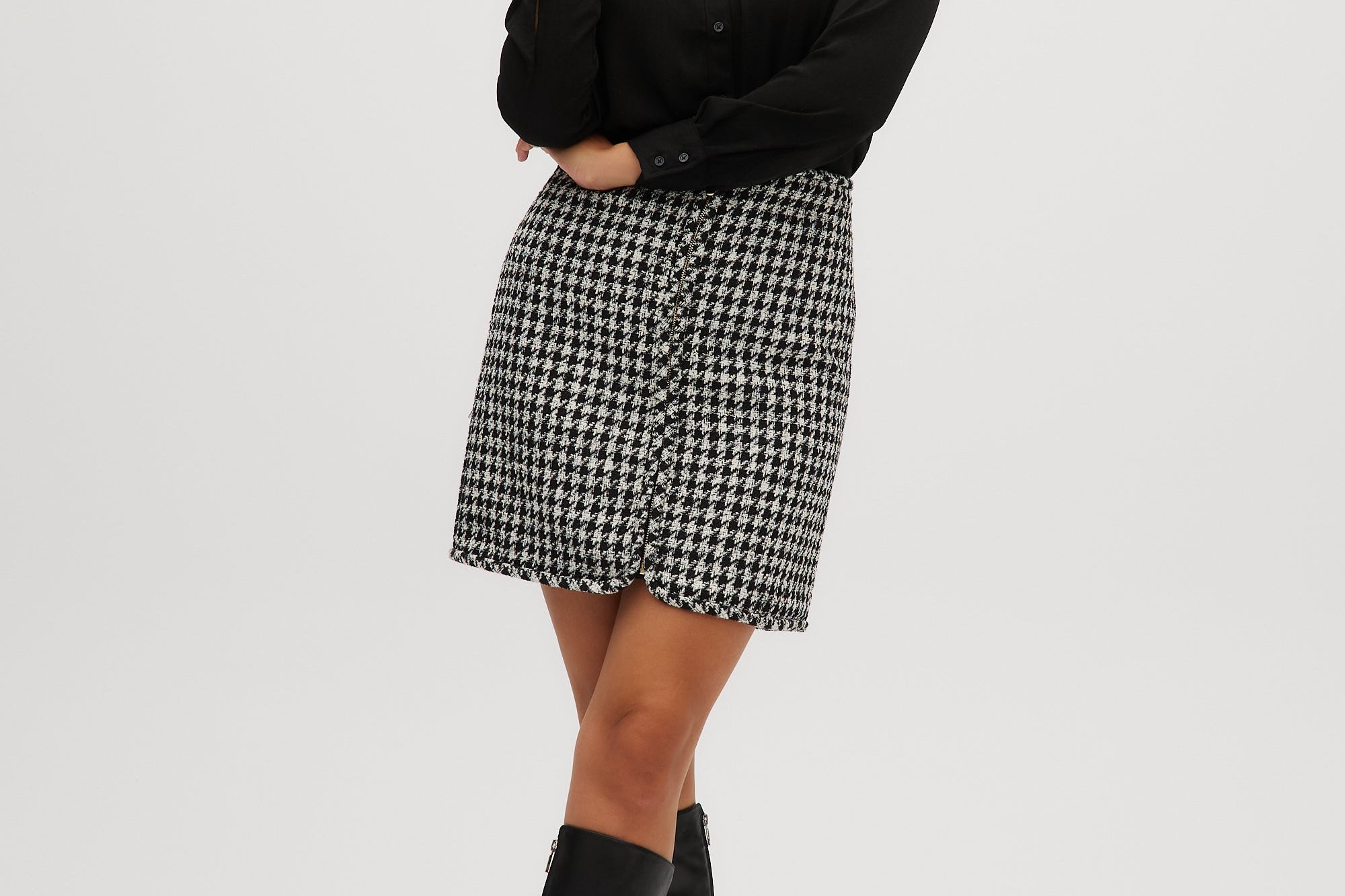 Navy Off White A-line skirt in houndstooth front