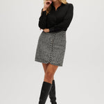 Navy Off White A-line skirt in houndstooth front